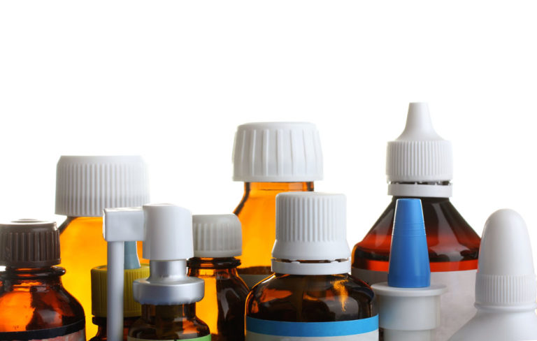 La procedura “ibrida” di autorizzazione consente la concorrenza in gara di farmaci diversi ma con medesimo principio attivo?