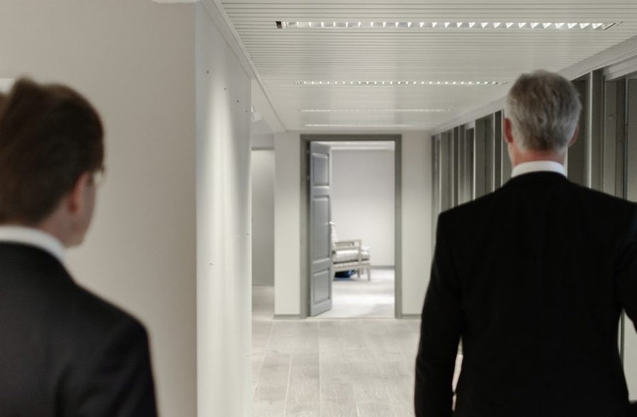 Ricercatrici e ricercatori italiani hanno per la prima volta misurato gli effetti economici di shock di salute: riduzione della probabilità di lavorare e perdita reddituale del 10%. La ricerca pubblicata su Labour Economics