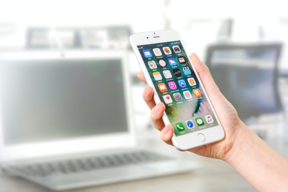 pexels-photomix-company-887751 smartphone
