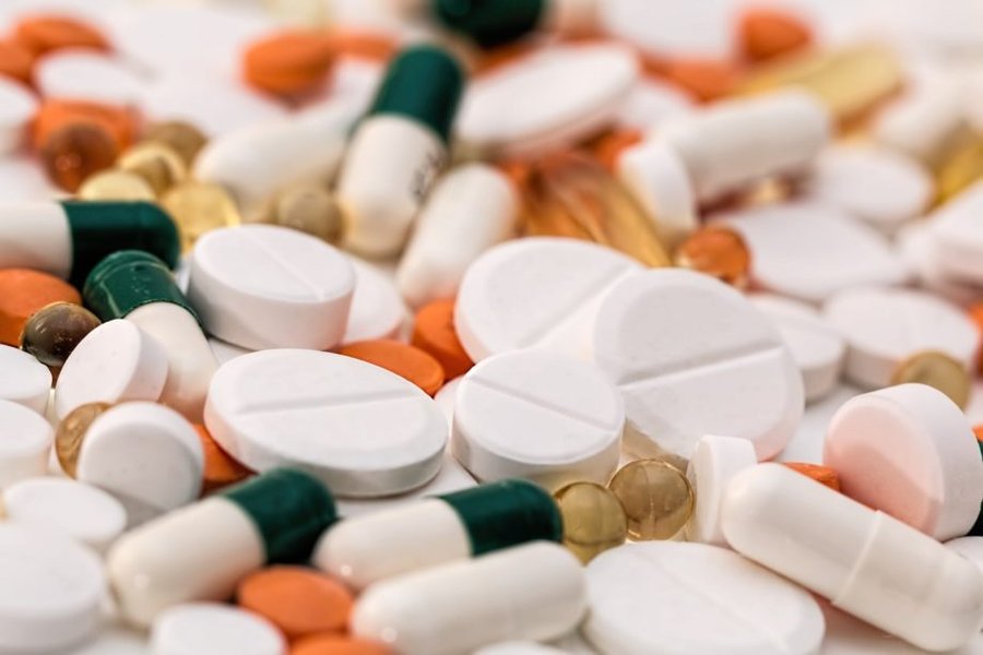 headache-g7f2379f14_1280 farmaci